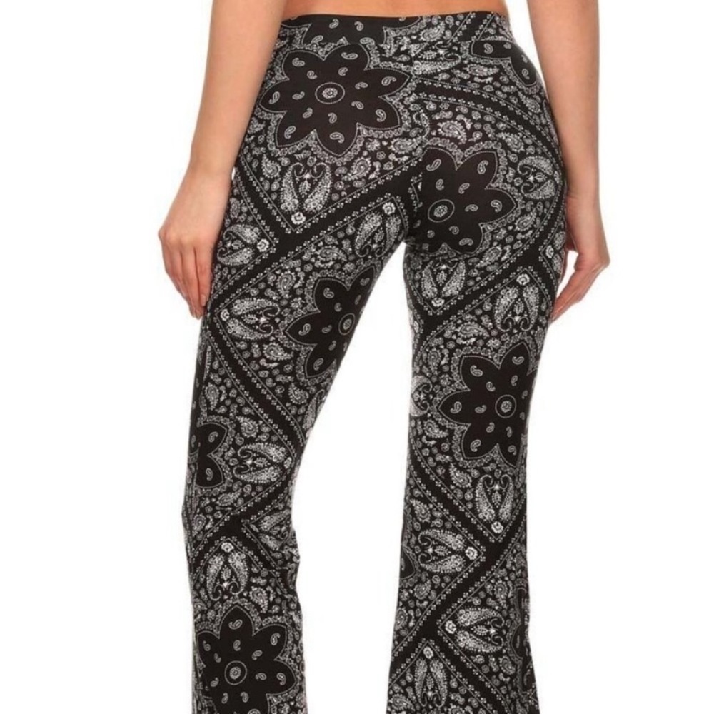 Women Paisley Print Boho Flare Bell Bottom Pants (sold out) - Picture 3 of 5